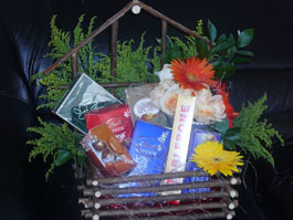 parcel Chocolate and flower basket